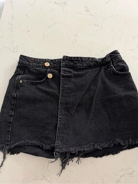 Zara Black Denim Frayed Edge Skort